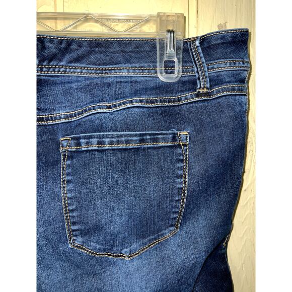 Torrid Jeans Womesn 18W SHORT Bootcut Luxe Slim Boot Mid-Rise Bootcut 18WP 18WS - Picture 8 of 11